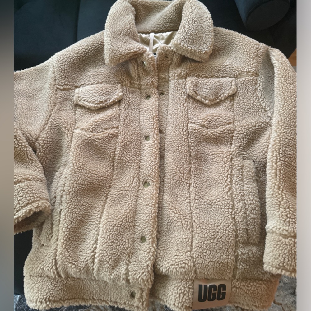 SOLD Ugg trucker Sherpa!